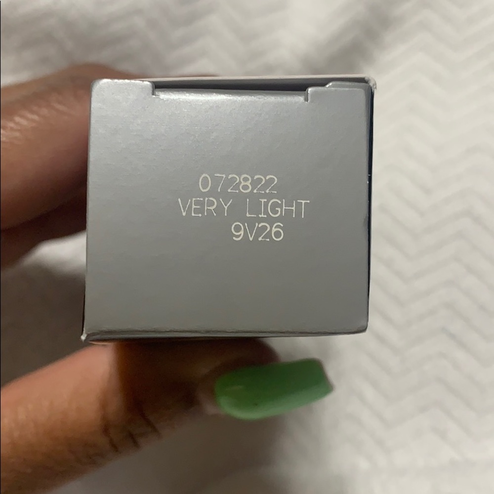 Mary Kay® CC Cream Sunscreen BroadSpectrum SPF 15* - Picture 2 of 2